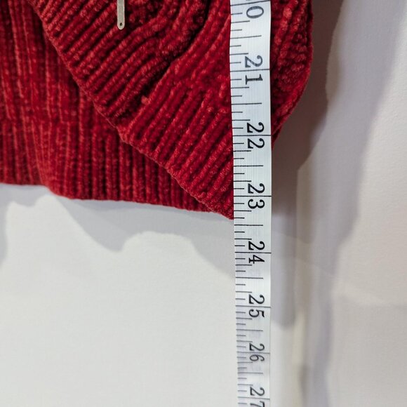 Guess Women's S Crop Retro 90's Sweater L 23.5 inches - Picture 6 of 7